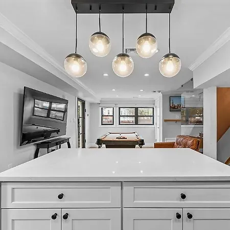 Private Hot Tub-Private Gated Sailor Moon House In Williamsburg W Gym Appartement